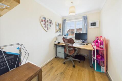 Bedroom/Home Office