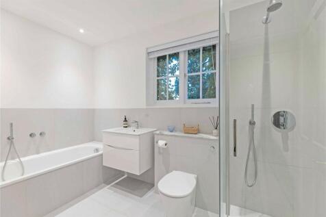 Bedroom Two En Suite