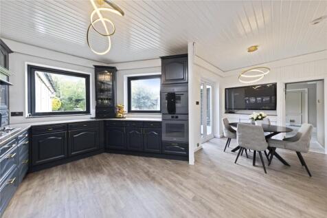 Kitchen/Breakfast Rm
