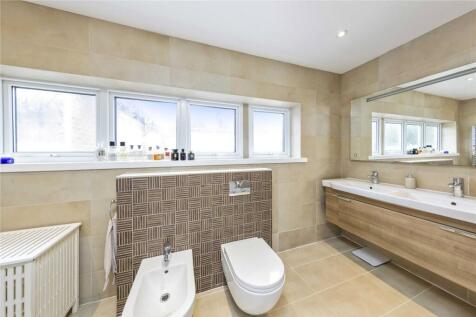 Main Ensuite