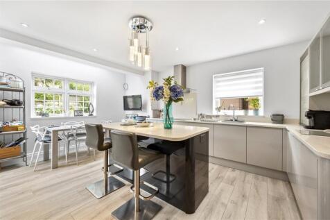Kitchen/Breakfast Rm