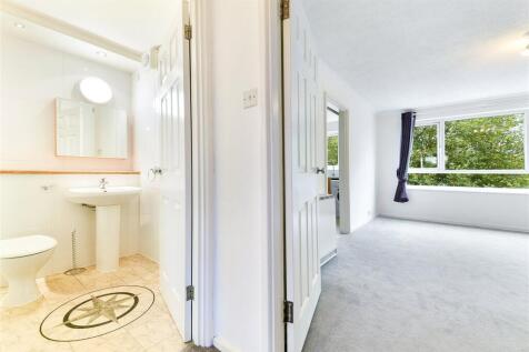 Living/Shower