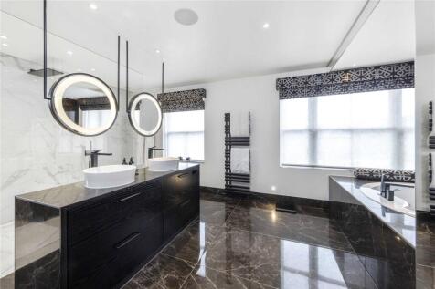 Principal Bathroom