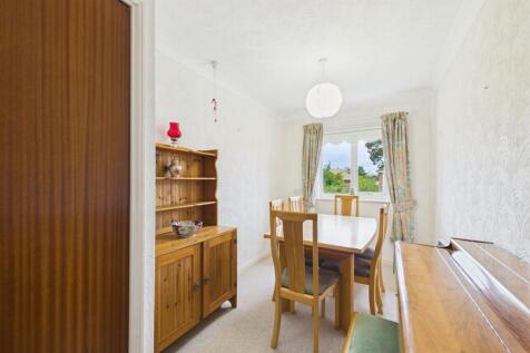 bed 2/dining room