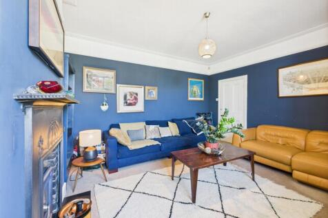 Sitting room 4