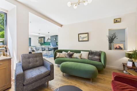 Living room 3