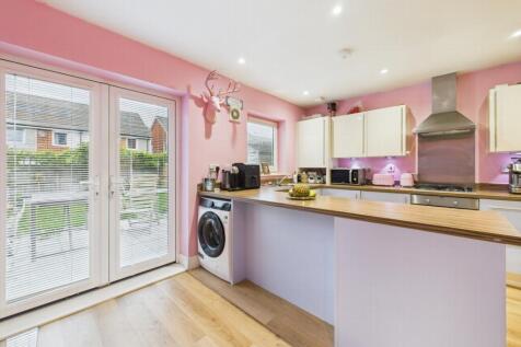 Kitchen &amp; Dining Room