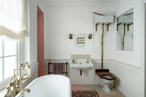 Principal Bathroom