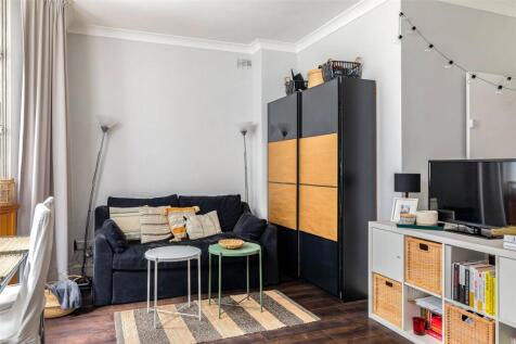Studio Room