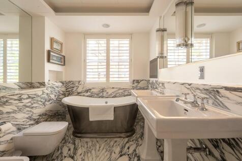Principal Bathroom