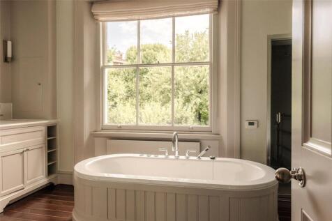 Principal Bathroom