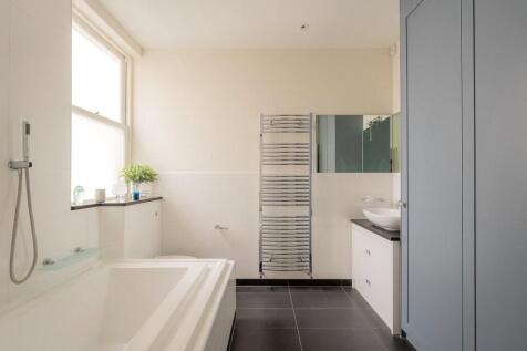 Principal Bathroom