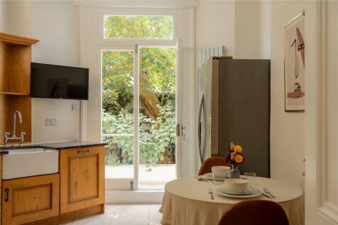 Breakfast Room