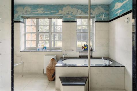 Principal Bathroom