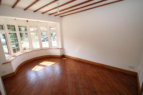 33 St Andrews Road DR.JPG