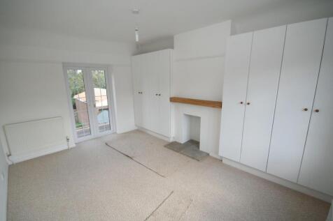 33 St Andrews Road Bed 1.JPG