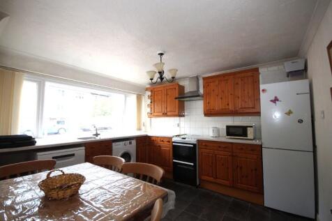 8 Woolaston Avenue