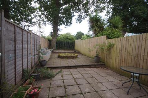8 Woolaston Avenue