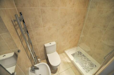 EN SUITE SHOWER ROOM