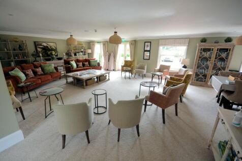 OWNERS&#39; LOUNGE