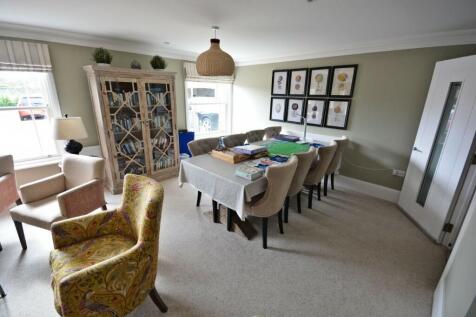 OWNERS&#39; LOUNGE