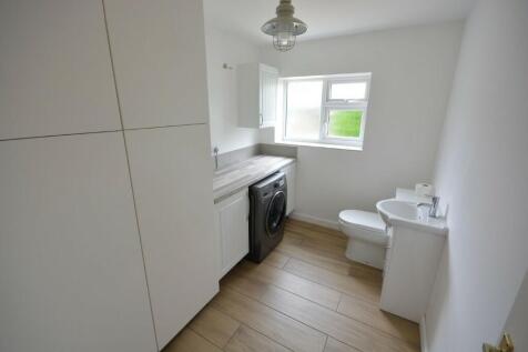UTILITY/CLOAKROOM