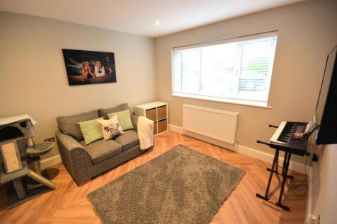 BEDROOM/PLAYROOM