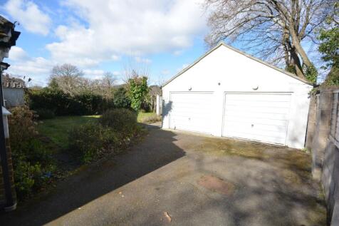 DOUBLE GARAGE