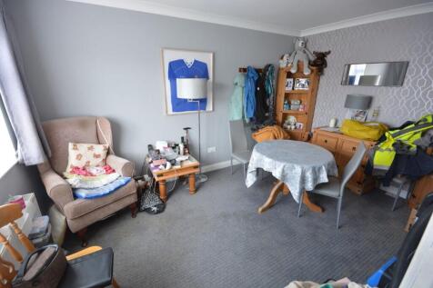 DINING ROOM/BEDROOM 