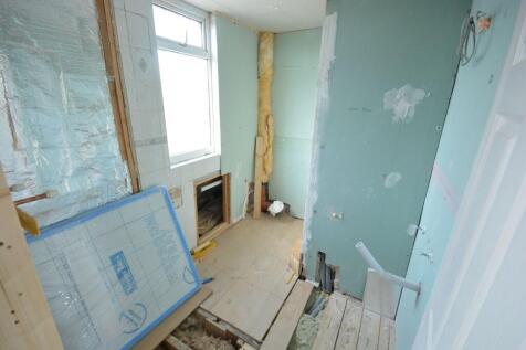 EN SUITE (NOT FITTED
