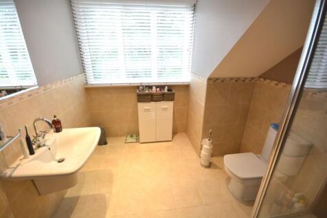 EN SUITE SHOWER ROOM