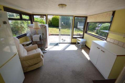 FAMILY/UTILITY ROOM