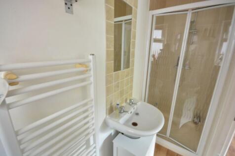 EN SUITE SHOWER ROOM
