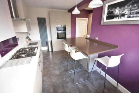 KITCHEN/BREAKFAST RO