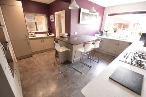 KITCHEN/BREAKFAST RO