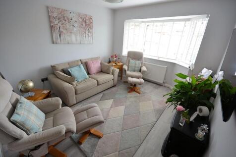 BEDROOM/SITTING ROOM