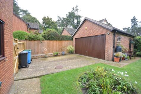 DOUBLE GARAGE