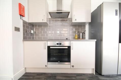 Communal Kitchen 