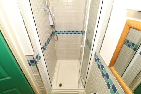 Apartment 1 Bathroom