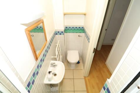Apartment 1 Bathroom