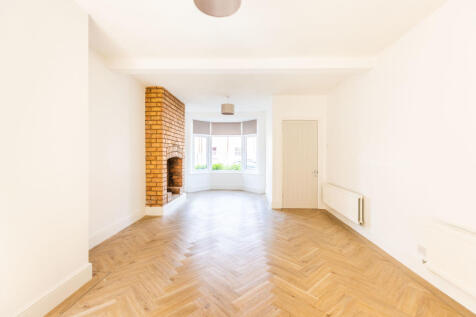 Lounge-Dining Room 