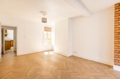 Lounge-Dining Room 