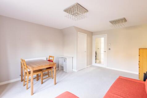 Lounge / Dining Room