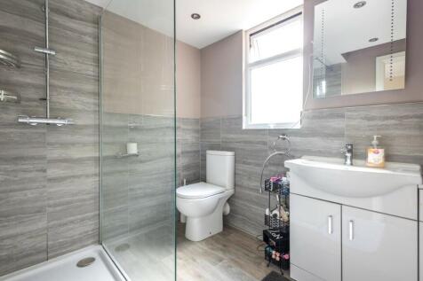 Bedroom One En suite