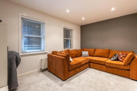 Sitting Room/Bed 3