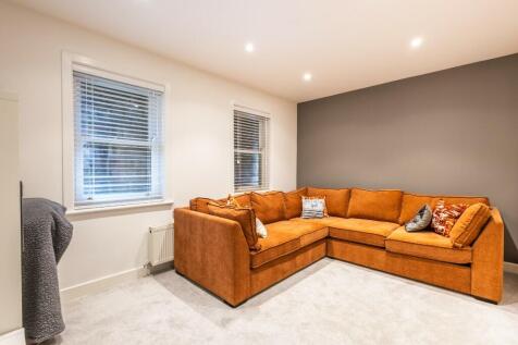 Sitting Room/Bed 3