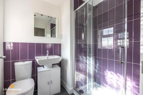 Bed One Ensuite