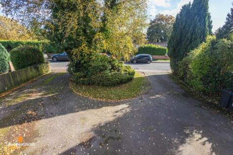 Entrance Driveway