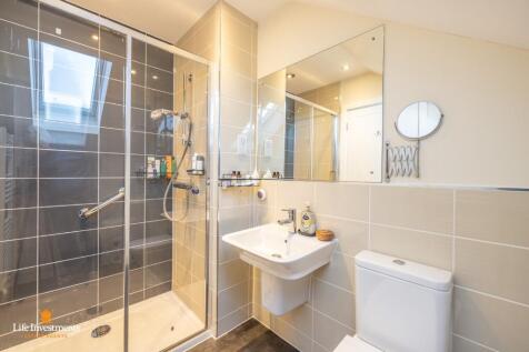 Bedroom One En Suite