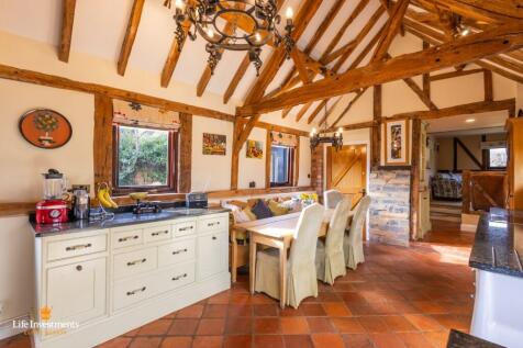 Kitchen-Diner-Family